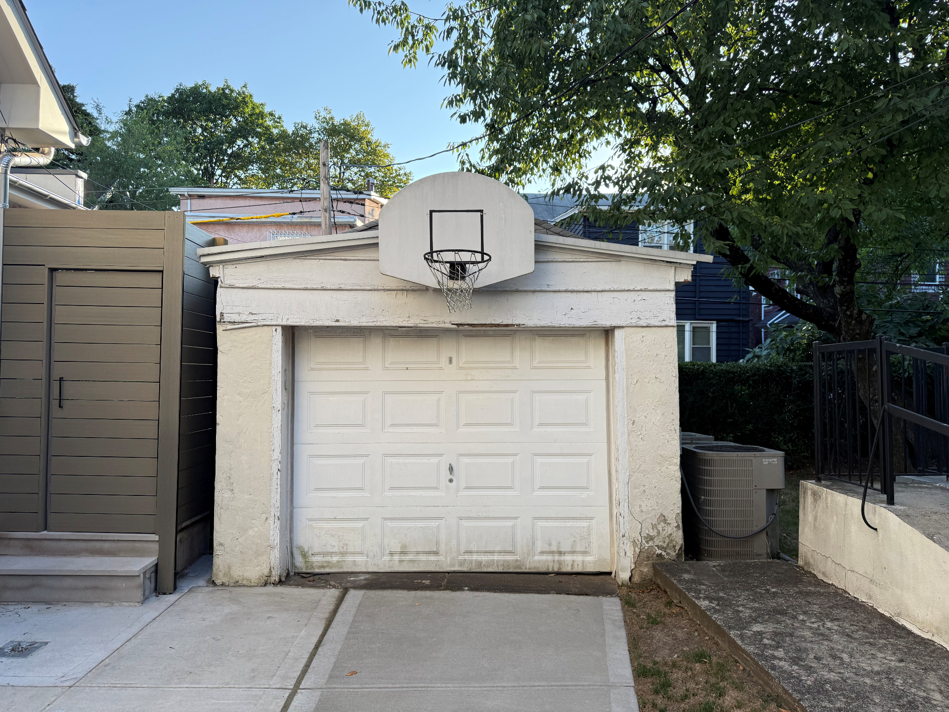 Brooklyn garage basketball hoop - where it all started